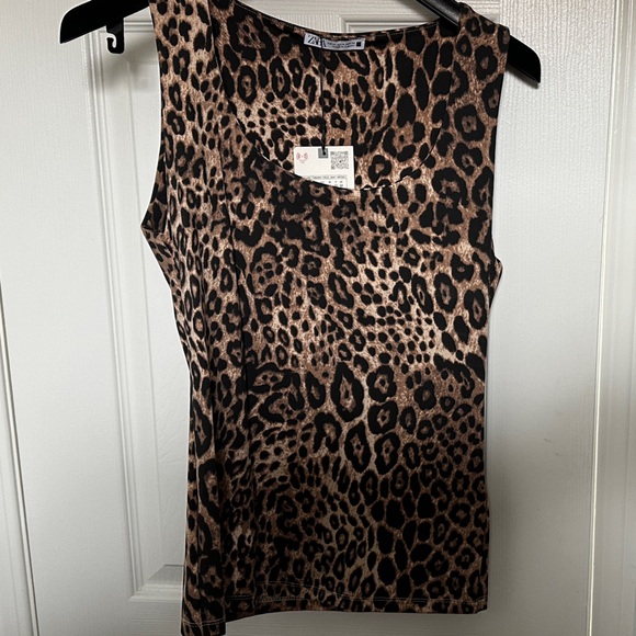 Zara Tops - Sleeveless Leopard Print shirt in Brown & Black
